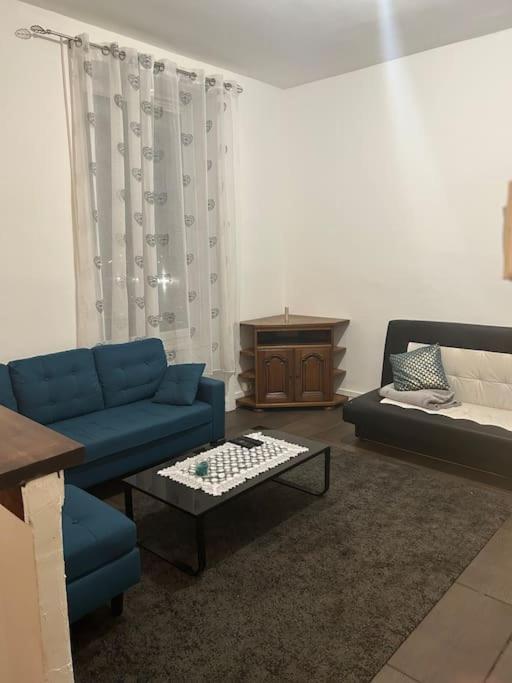 Superbe Appartement Avec Parking Gratuit Vaulx-en-Velin Eksteriør bilde