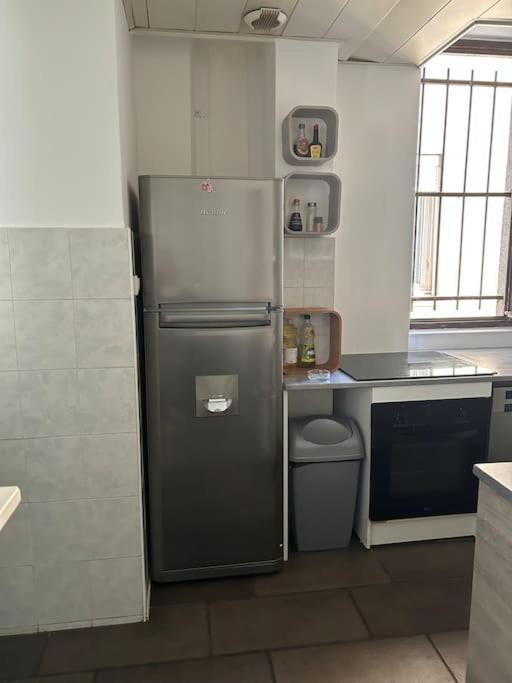 Superbe Appartement Avec Parking Gratuit Vaulx-en-Velin Eksteriør bilde